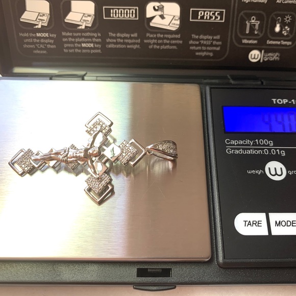 Stamped 925 solid Sterling silver cross pendant - Picture 16 of 17